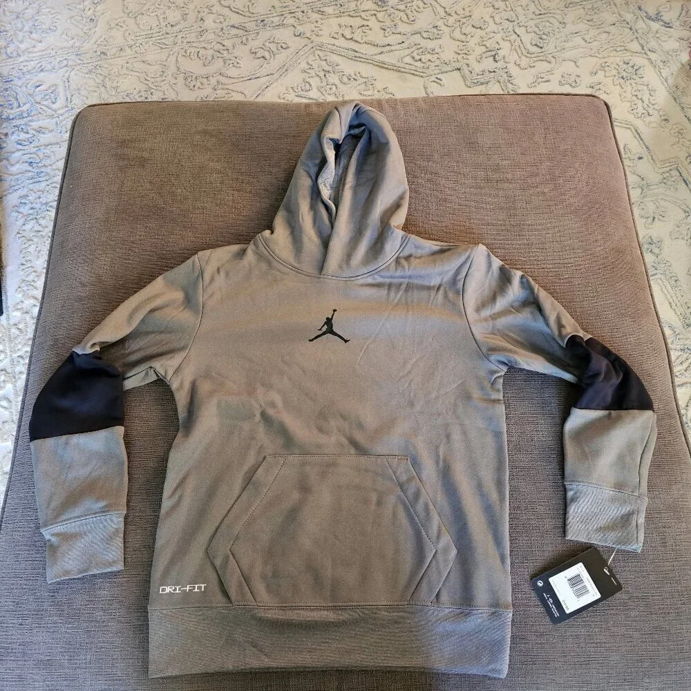 NWT Nike Air Jordan Boys Carbon Heather Core Performance Therma' Hoodie Size M